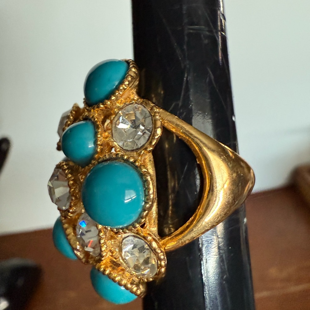 Gold tone and turquoise color costume ring - Picture 6 of 14